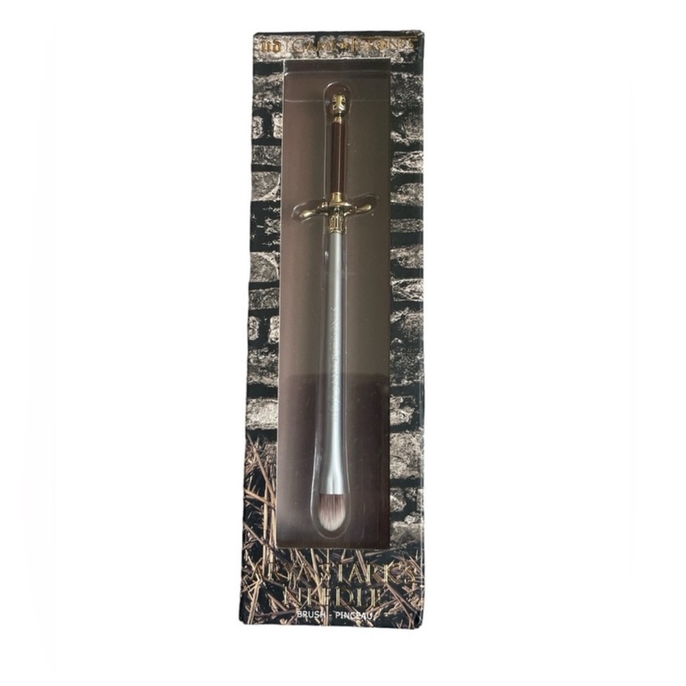 NEW Game of Thrones xXx Urban Decay Arya Stark’s Needle Eyeshadow Brush